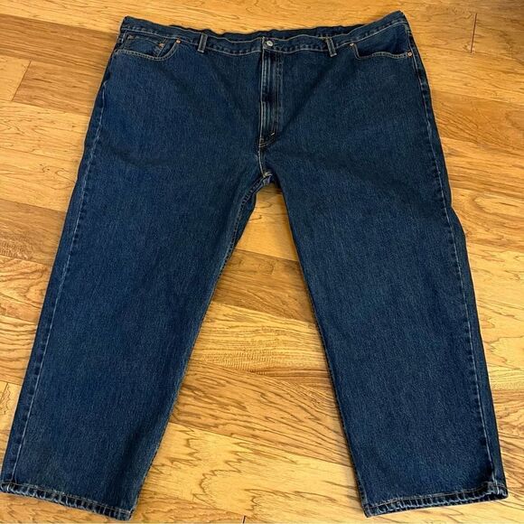 Levis 550 jeans Men’s size 60x30 medium wash denim